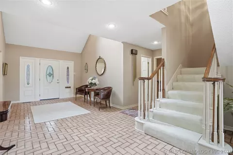 Entry Way - 3413 E 58th Pl, Tulsa, OK 74135 photo 2 of 5