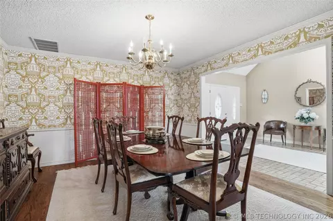 Dining - 3413 E 58th Pl, Tulsa, OK 74135 photo 3 of 4