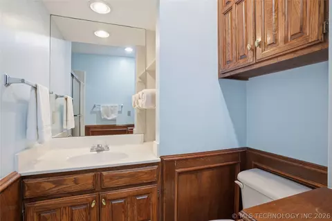 Bath - 3413 E 58th Pl, Tulsa, OK 74135 photo 6 of 9