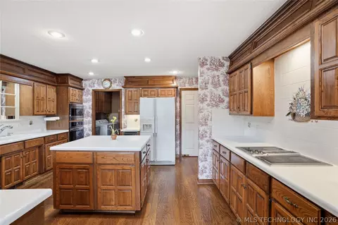 Kitchen - 3413 E 58th Pl, Tulsa, OK 74135 photo 2 of 3