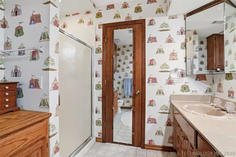 Bath - 3413 E 58th Pl, Tulsa, OK 74135 photo 9 of 9