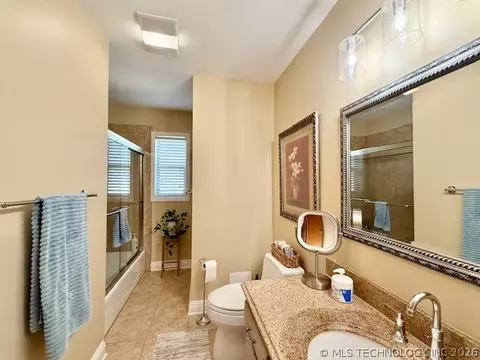 Bath - 8556 E 32nd St, Tulsa, OK 74145 photo 2 of 3