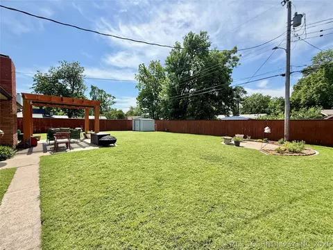 Exterior - 8556 E 32nd St, Tulsa, OK 74145 photo 10 of 11