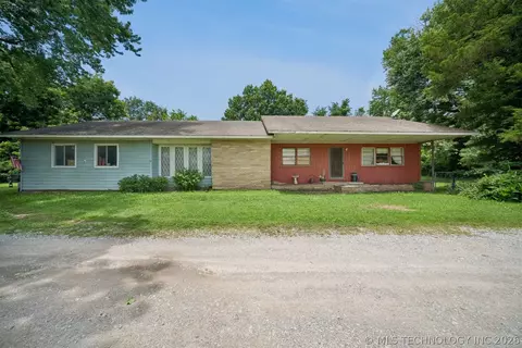 15198 S 285th East Ave, Coweta, OK 74429
