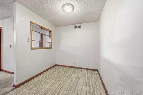 Dining - 5355 E 30th St, Tulsa, OK 74114 photo 1 of 1