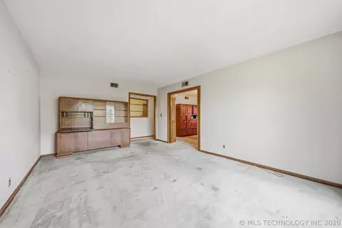 Living - 5355 E 30th St, Tulsa, OK 74114 photo 4 of 6