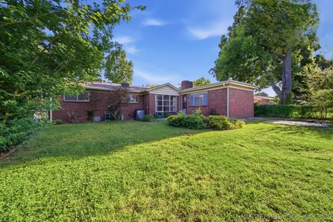 Exterior - 5355 E 30th St, Tulsa, OK 74114 photo 5 of 5