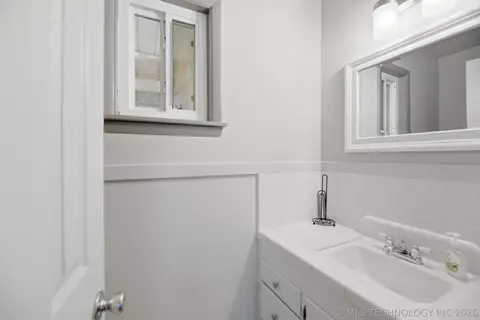 Bath - 5928 E 26th St, Tulsa, OK 74114 photo 1 of 3