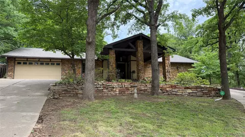 1205 E 10th St, Sand Springs, OK 74063