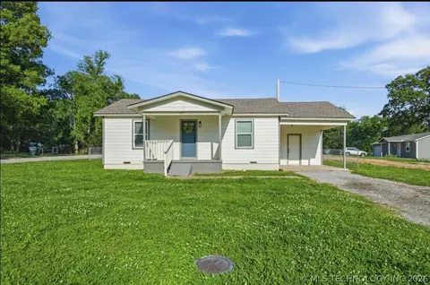 749 S Bluff St, Tahlequah, OK 74464