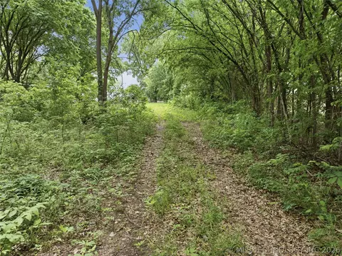 511 W Oak St, Webbers Falls, OK 74470