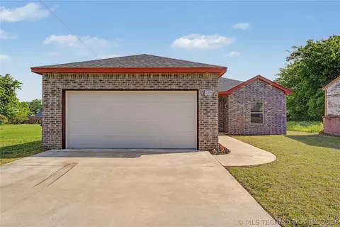 228 E Woodrow St, Tulsa, OK 74106