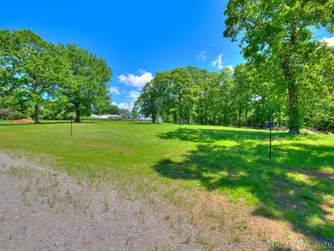 4 E 1200, Eufaula, OK 74432