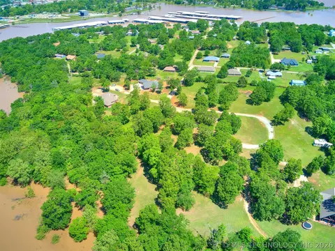 8 E 1200, Eufaula, OK 74432
