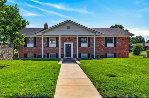 1048 SE Greystone Ave, Bartlesville, OK 74006