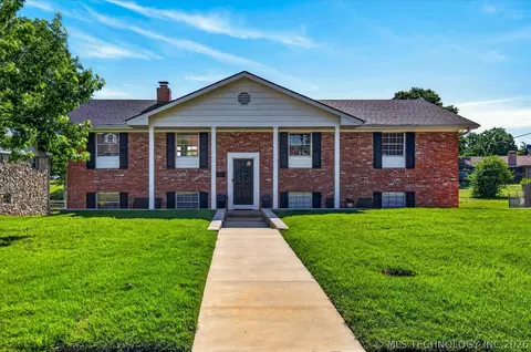 1048 SE Greystone Ave, Bartlesville, OK 74006