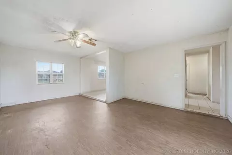 Living - 422 E 25th St, Okmulgee, OK 74447 photo 8 of 8