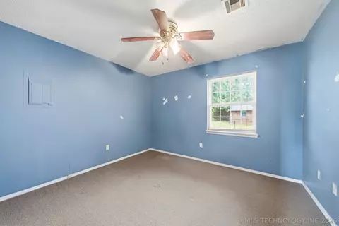 Bedroom - 422 E 25th St, Okmulgee, OK 74447 photo 1 of 3