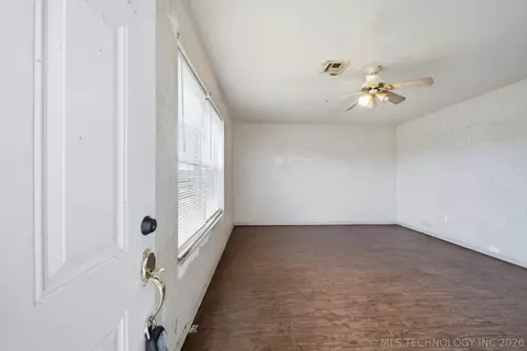 Living - 422 E 25th St, Okmulgee, OK 74447 photo 1 of 8