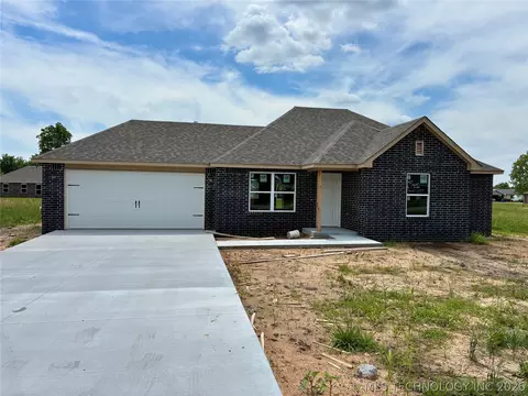 403 NW 8th St, Wagoner, OK 74467