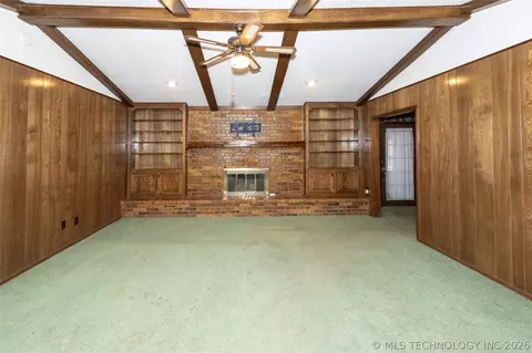 Living - 1914 Windsor Dr, Duncan, OK 73533 photo 1 of 3