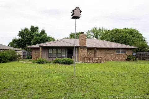 Exterior - 1914 Windsor Dr, Duncan, OK 73533 photo 5 of 6