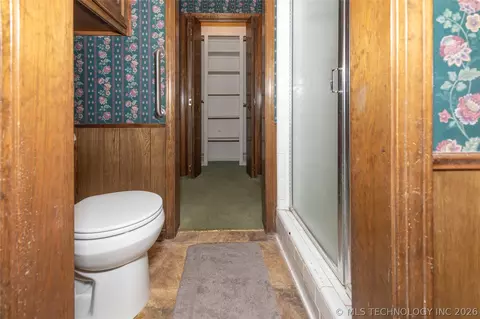 Bath - 1914 Windsor Dr, Duncan, OK 73533 photo 5 of 5