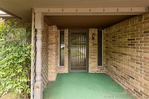 Exterior - 1914 Windsor Dr, Duncan, OK 73533 photo 3 of 6
