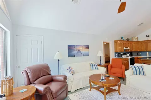 Living - 424808 E 1166 Rd, Eufaula, OK 74432 photo 2 of 4