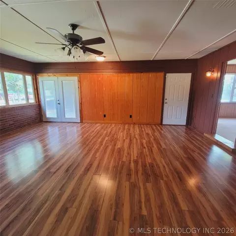 Living - 414250 E 1074 Rd, Checotah, OK 74426 photo 2 of 6