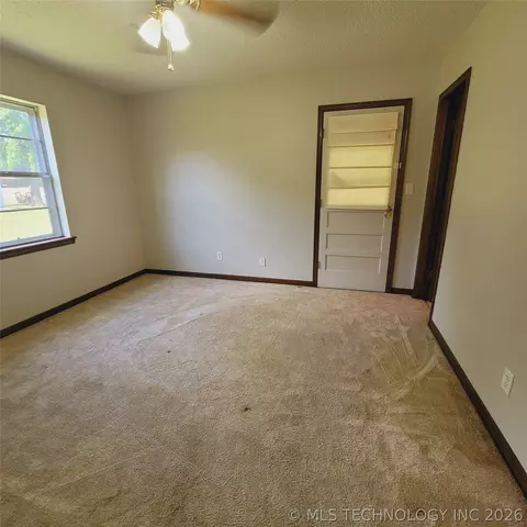 Bedroom - 414250 E 1074 Rd, Checotah, OK 74426 photo 7 of 9