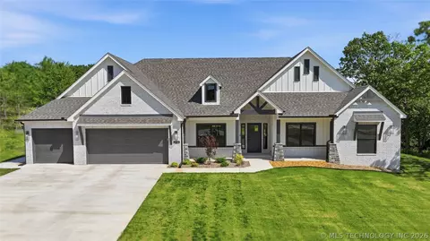 2722 Highlands Pl, Sapulpa, OK 74066