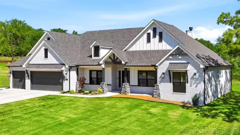 2722 Highlands Pl, Sapulpa, OK 74066