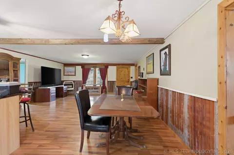 Dining - 448672 1011 Rd, Gore, OK 74435 photo 1 of 2