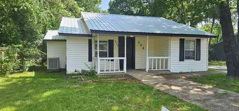 504 S Walnut St, Sallisaw, OK 74955