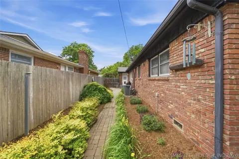 Exterior - 1406 E 46th St, Tulsa, OK 74105 photo 5 of 7