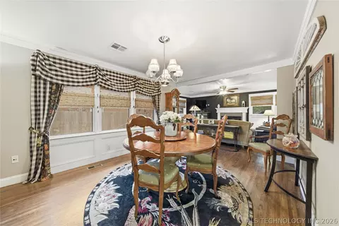 Dining - 1406 E 46th St, Tulsa, OK 74105 photo 2 of 2