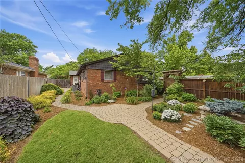 Exterior - 1406 E 46th St, Tulsa, OK 74105 photo 6 of 7
