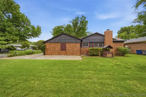 Exterior - 1406 E 46th St, Tulsa, OK 74105 photo 4 of 7