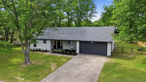 Exterior - 505 E Waco St, Broken Arrow, OK 74011 photo 6 of 6