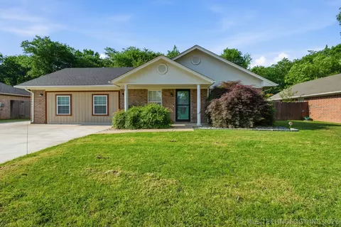 24 Natalie Ln, Kiefer, OK 74041