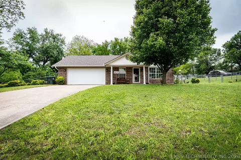 411 S Roland St, Bristow, OK 74010