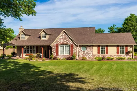 7655 E Brit Dr, Claremore, OK 74019