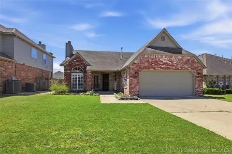 3827 W Galveston Pl Pl, Broken Arrow, OK 74012