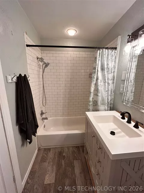 Bath - 123 E 15th, Ada, OK 74820 photo 2 of 3