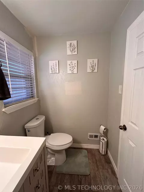 Bath - 123 E 15th, Ada, OK 74820 photo 3 of 3
