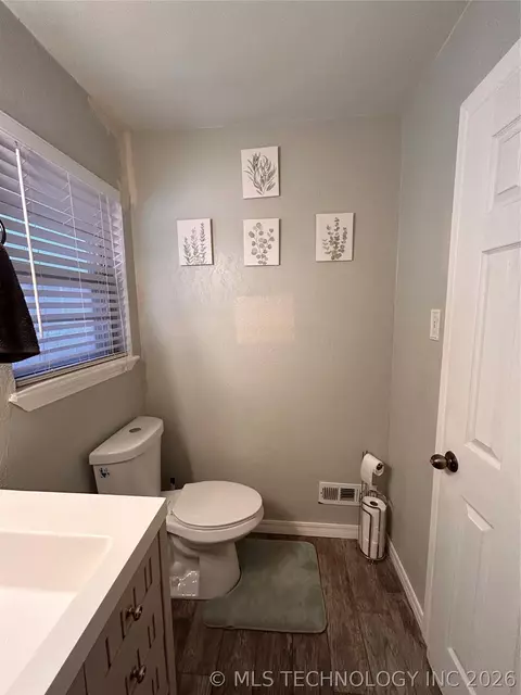 Bath - 123 E 15th, Ada, OK 74820 photo 3 of 3