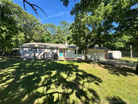 1850 S Woodland Rd, Muskogee, OK 74403