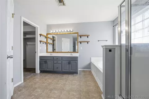 Bath - 21110 E 40th St, Broken Arrow, OK 74014 photo 1 of 4