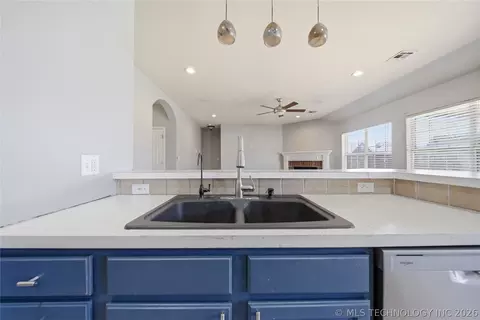 Kitchen - 21110 E 40th St, Broken Arrow, OK 74014 photo 3 of 3